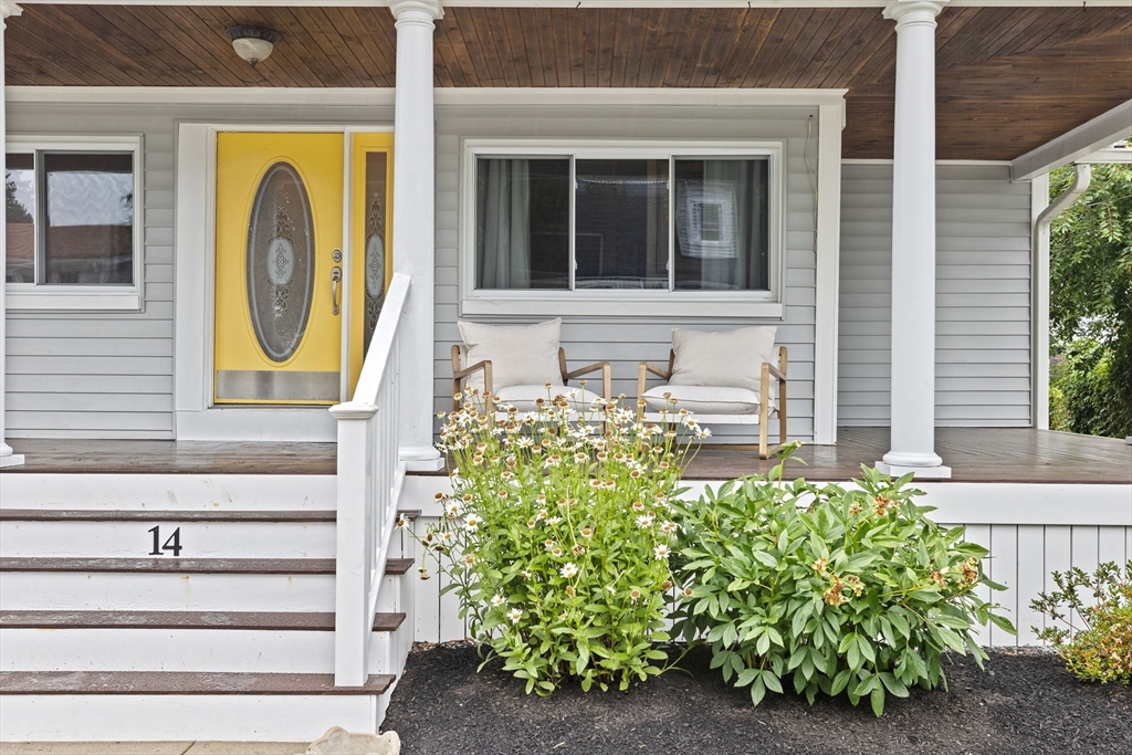 14 Edgar Road Scituate, MA 02066 - Photo 3 of 34