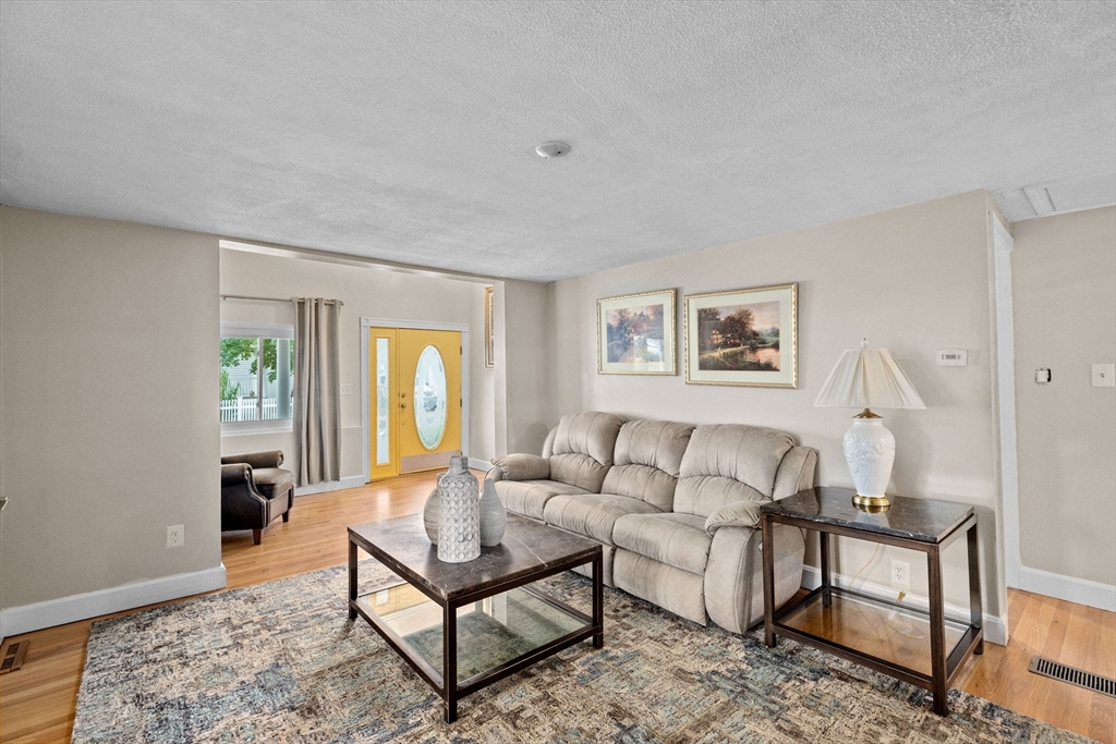 14 Edgar Road Scituate, MA 02066 - Photo 6 of 34