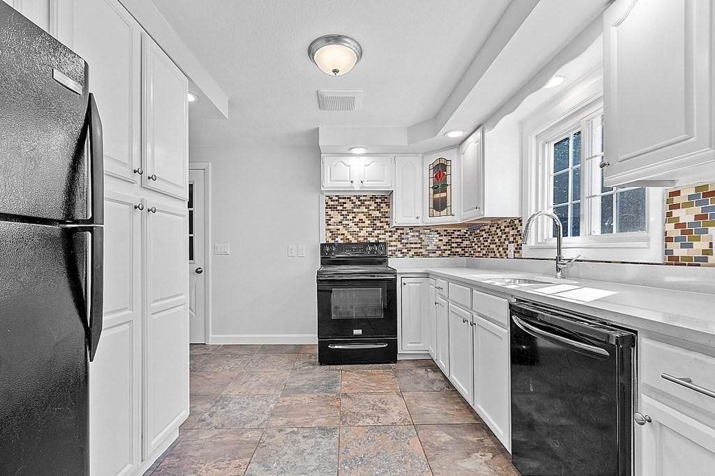 33 Holt Road Ashburnham, MA 01430 - Photo 12 of 40