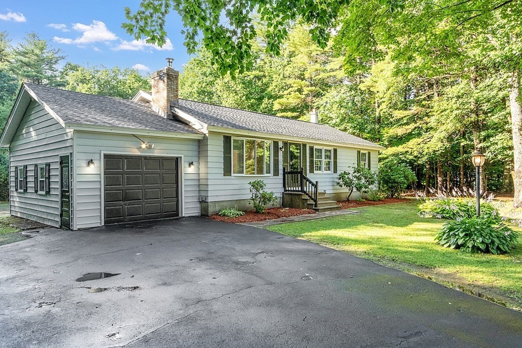 33 Holt Road Ashburnham, MA 01430 - Photo 4 of 40