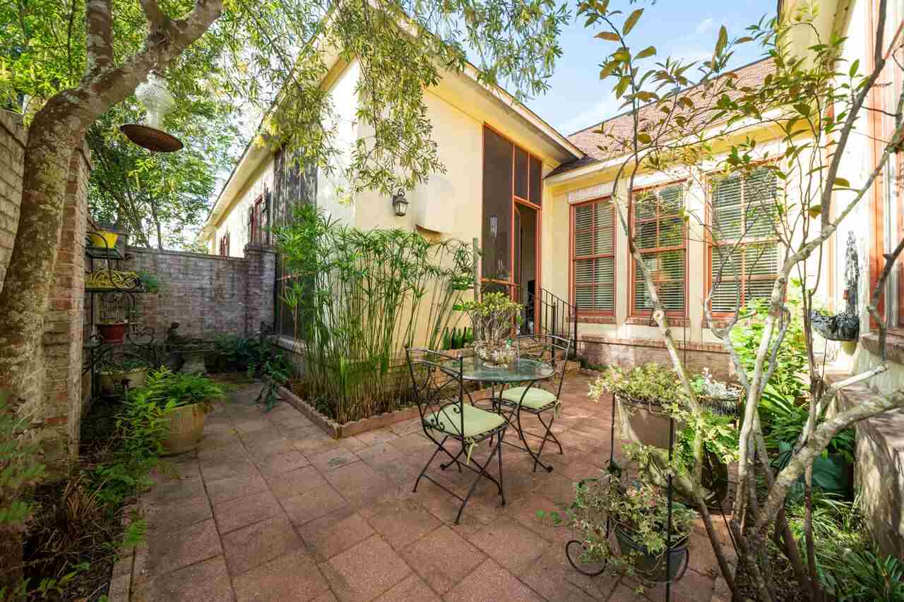 120 Savannah Square Fairhope, AL 36532 - Photo 26 of 36 Outdoor courtyard 2