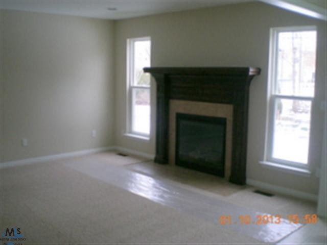 49398 Monte Road New Baltimore, MI 48047 - Photo 4 of 17 31110943-3.JPG