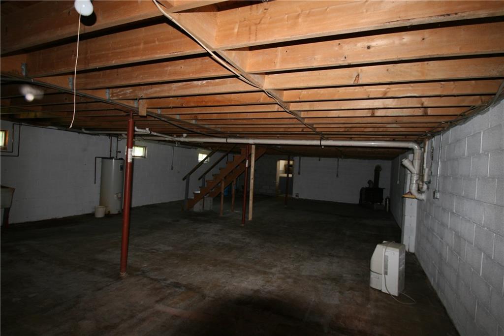 1292 Coffee Run Road Pulaski, PA 16143 - Photo 10 of 17 Gallery Image 10
