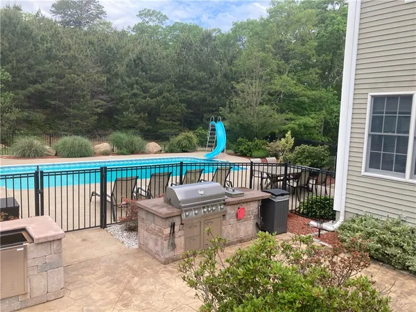 $1,065,000 | 142 Sand Plns Trail, South Kingstown, RI 02879