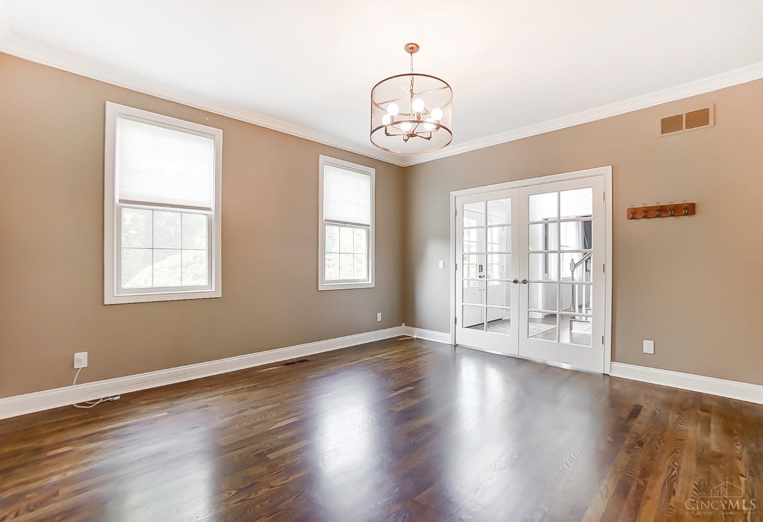 8676 Kenwood Road Cincinnati, OH 45242 - Photo 5 of 50