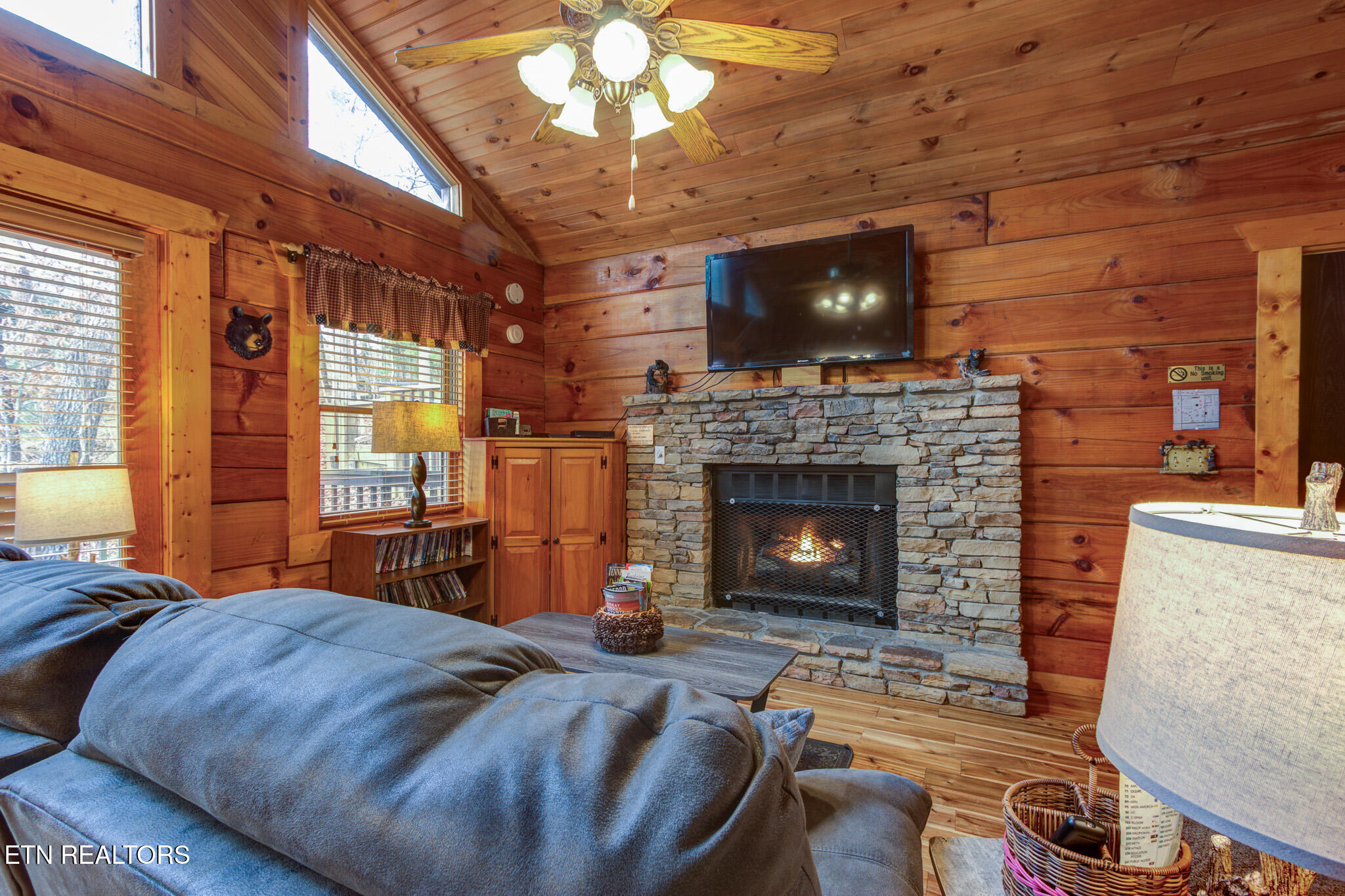 1590 Walt Price Road Sevierville, TN 37876 - Photo 4 of 27 04