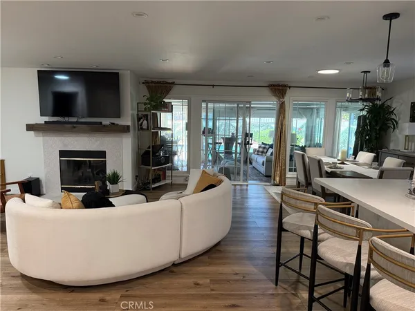 $6,800 | 5247 Buffalo Avenue, Sherman Oaks, CA 91401