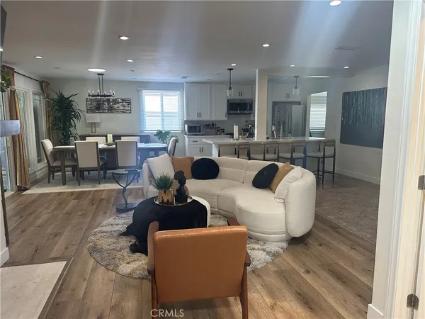 $6,800 | 5247 Buffalo Avenue, Sherman Oaks, CA 91401