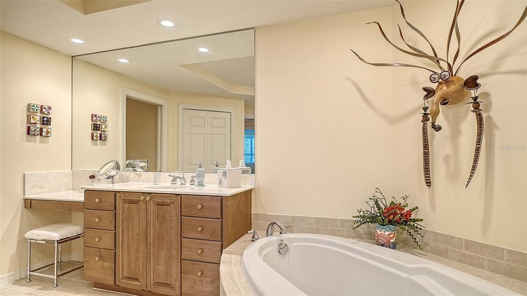 3621 North Point Road, Unit 301 Osprey, FL 34229 - Photo 37 of 95