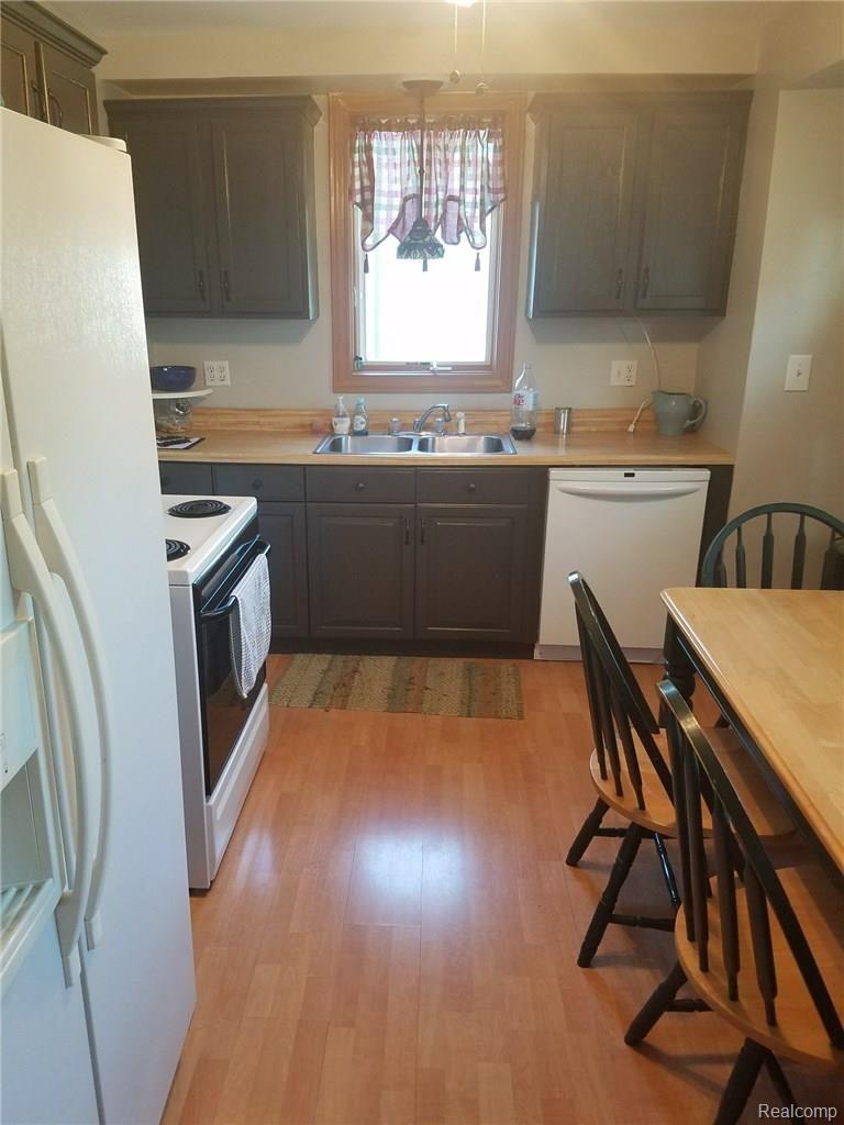 1876 Columbia Road Berkley, MI 48072 - Photo 11 of 14 newmac7.jpeg
