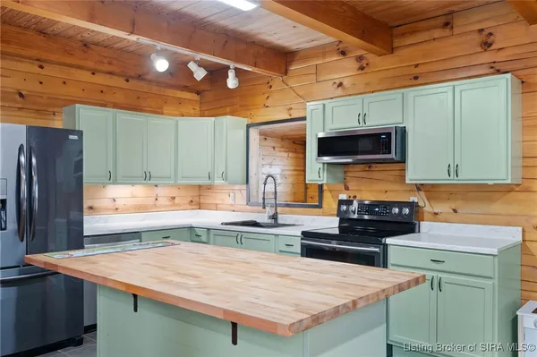 $390,000 | 1671 Burns Court, Austin, IN 47102