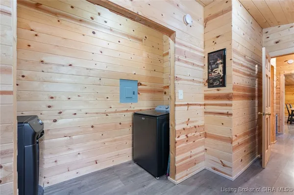 $390,000 | 1671 Burns Court, Austin, IN 47102