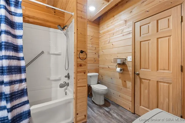 $390,000 | 1671 Burns Court, Austin, IN 47102