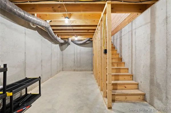 $390,000 | 1671 Burns Court, Austin, IN 47102