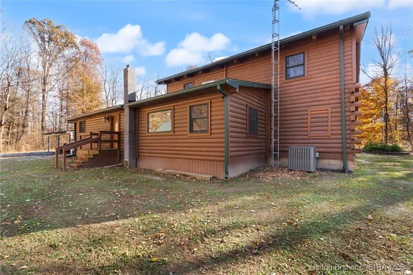 $390,000 | 1671 Burns Court, Austin, IN 47102