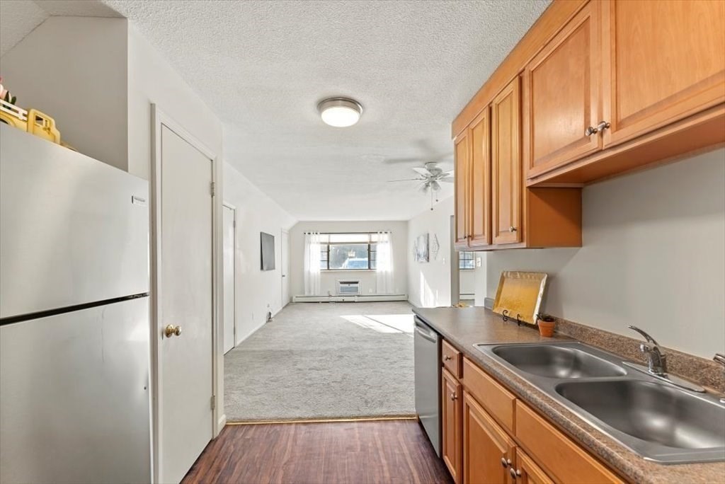 549 Russell Road, Unit 12B Westfield, MA 01085 - Photo 9 of 27 Gallery Image 9