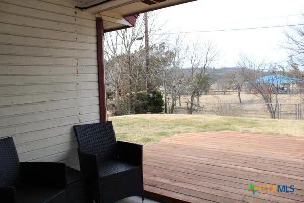 a view of a outdoor space with a house