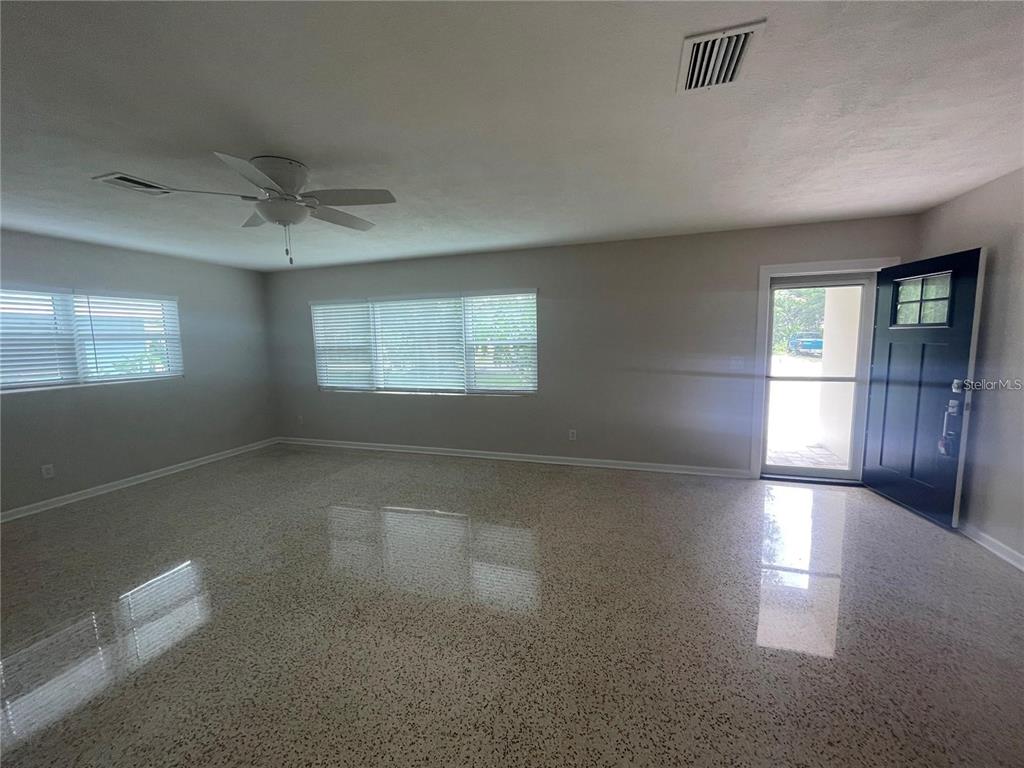 1536 Illinois Road Clearwater, FL 33756 - Photo 11 of 25