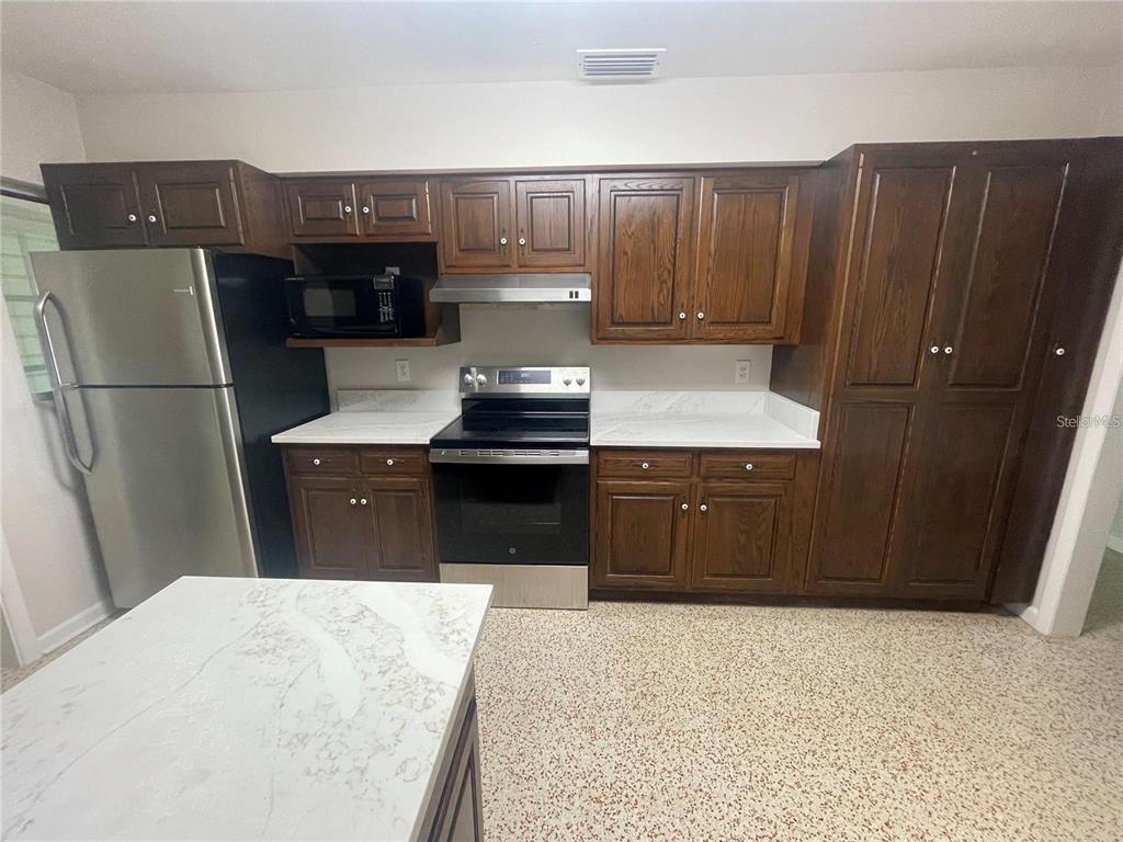 1536 Illinois Road Clearwater, FL 33756 - Photo 8 of 25