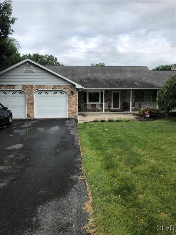 992 Renaldi Road Wind Gap, PA 18091 - Photo 2 of 40