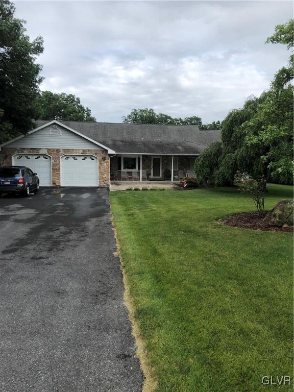 992 Renaldi Road Wind Gap, PA 18091 - Photo 4 of 40