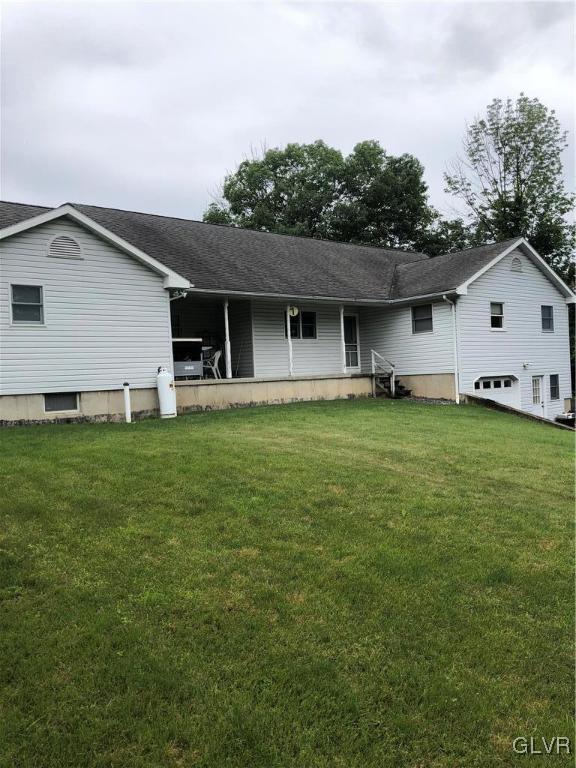 992 Renaldi Road Wind Gap, PA 18091 - Photo 5 of 40