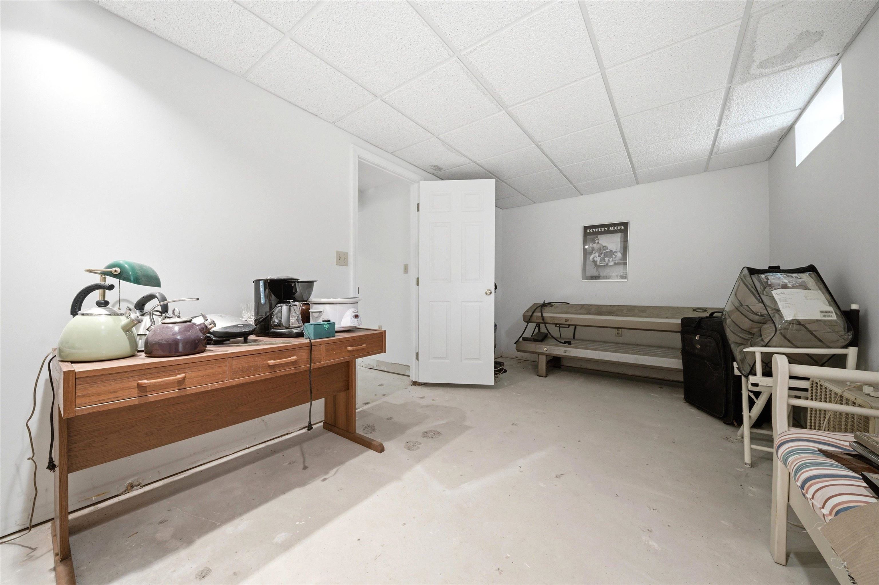 16 Salisbury Road Nashua, NH 03064 - Photo 34 of 39 Gallery Image 34