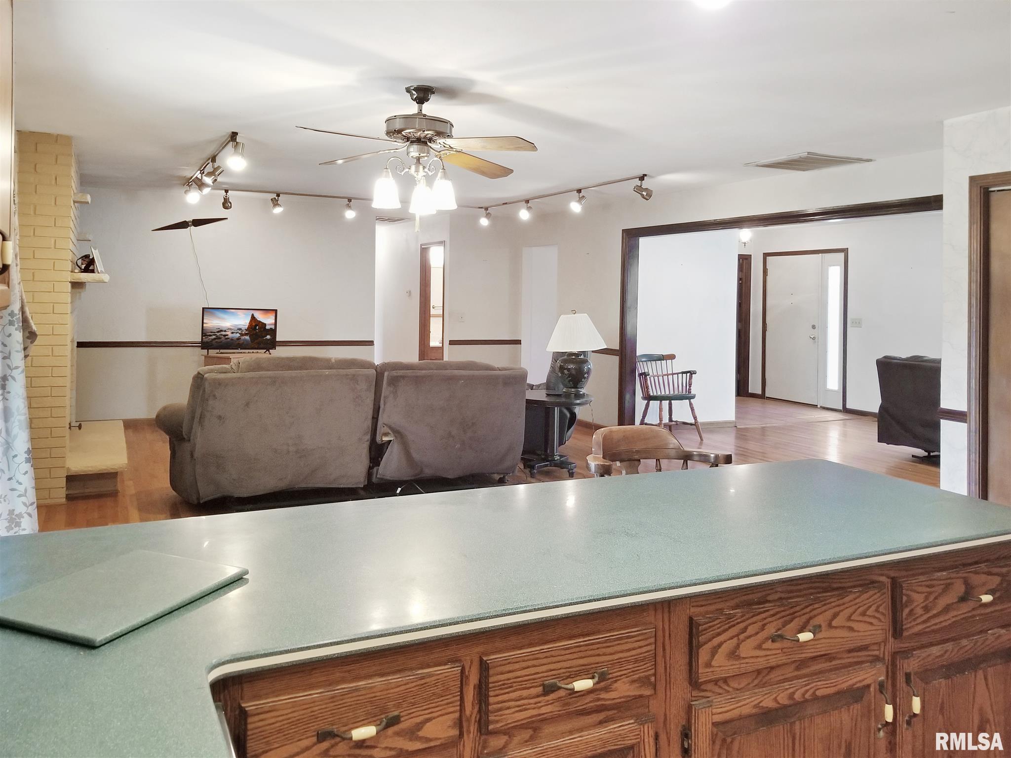 11 Sarah Avenue Springfield, IL 62703 - Photo 13 of 35