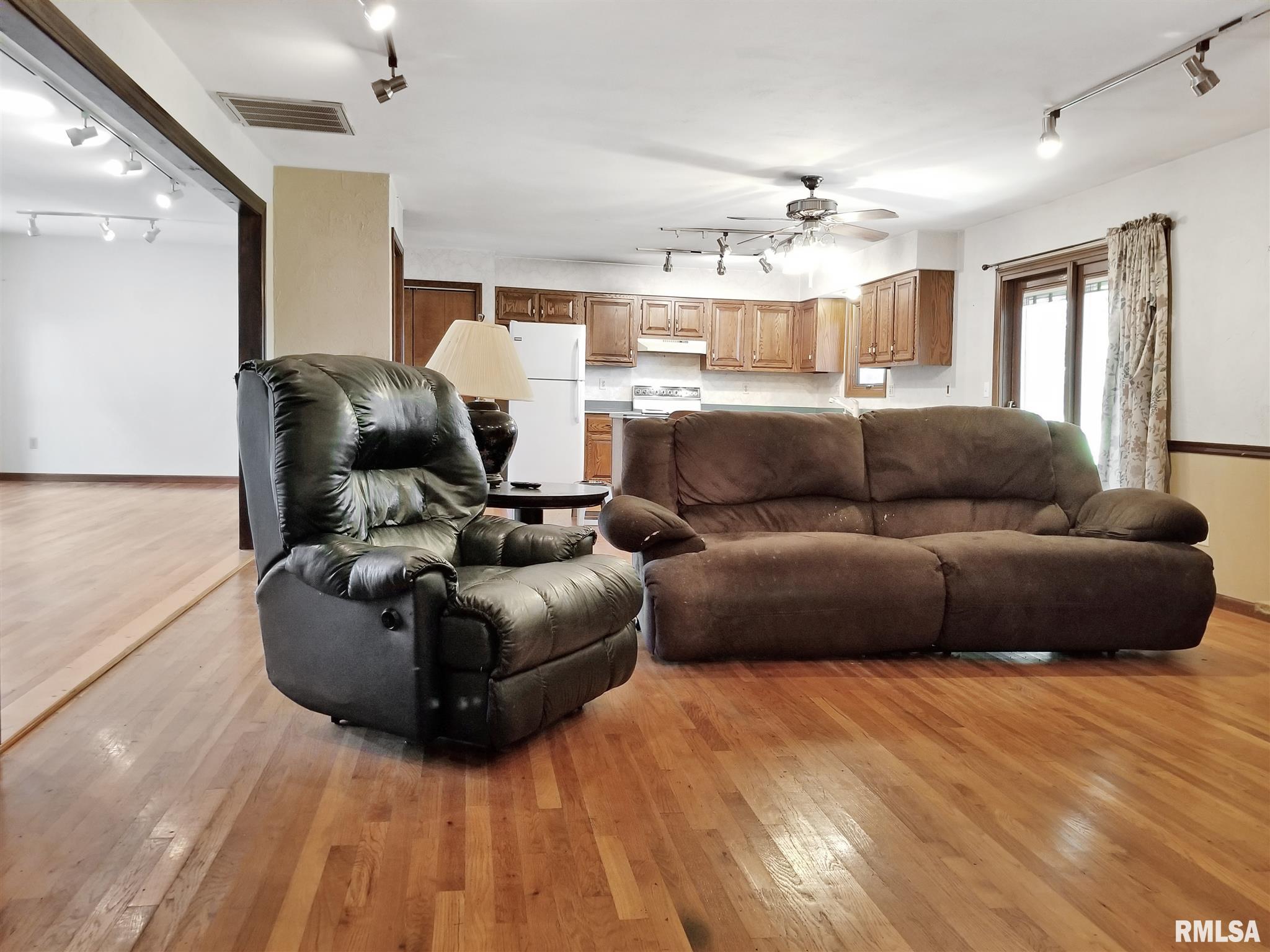 11 Sarah Avenue Springfield, IL 62703 - Photo 7 of 35
