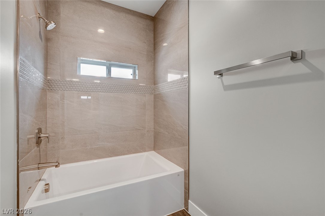 6503 Adrian Ridge Las Vegas, NV 89149 - Photo 43 of 59 Upstairs Secondary Bathroom