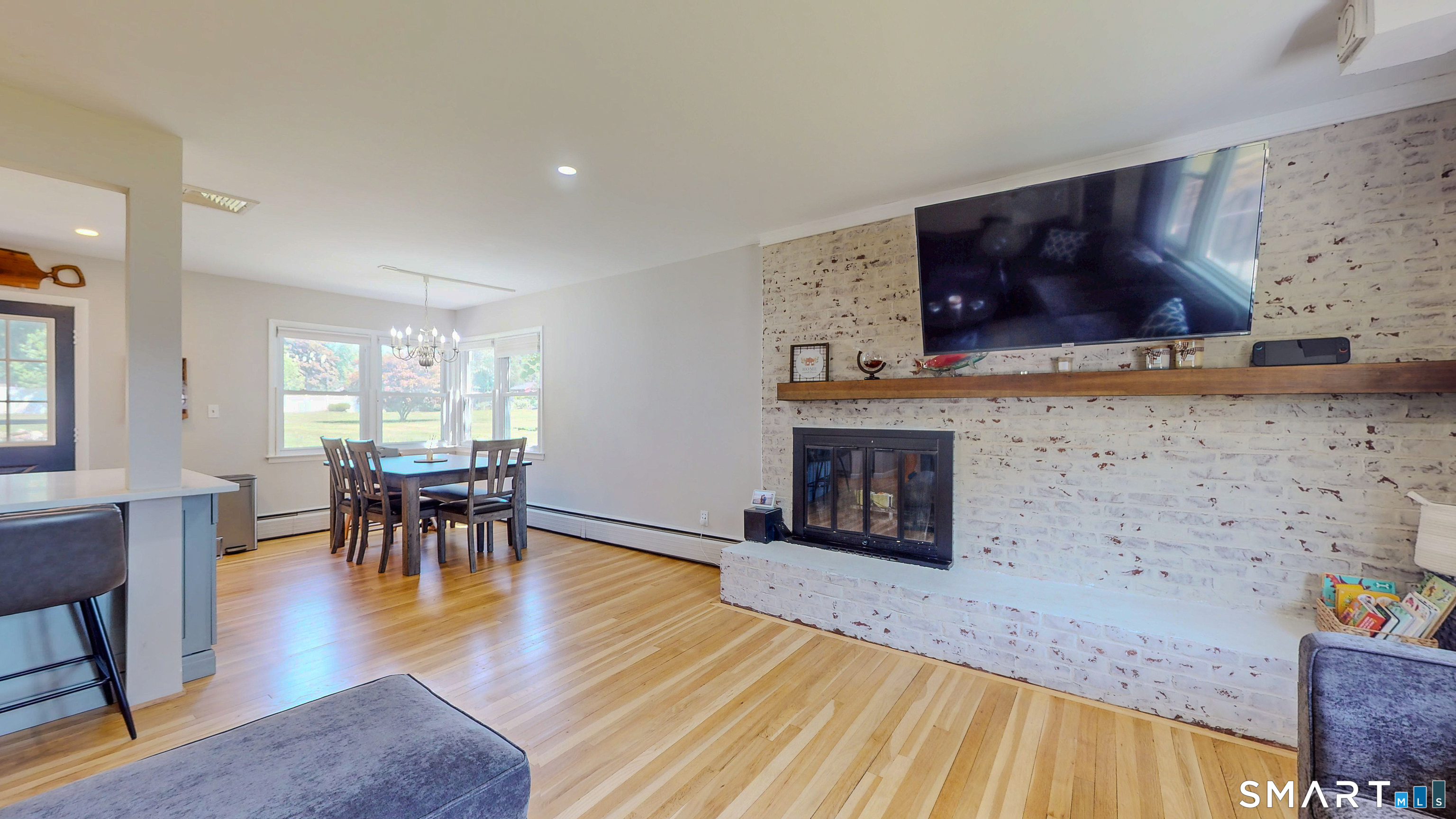 347 Edison Road Trumbull, CT 06611 - Photo 10 of 38