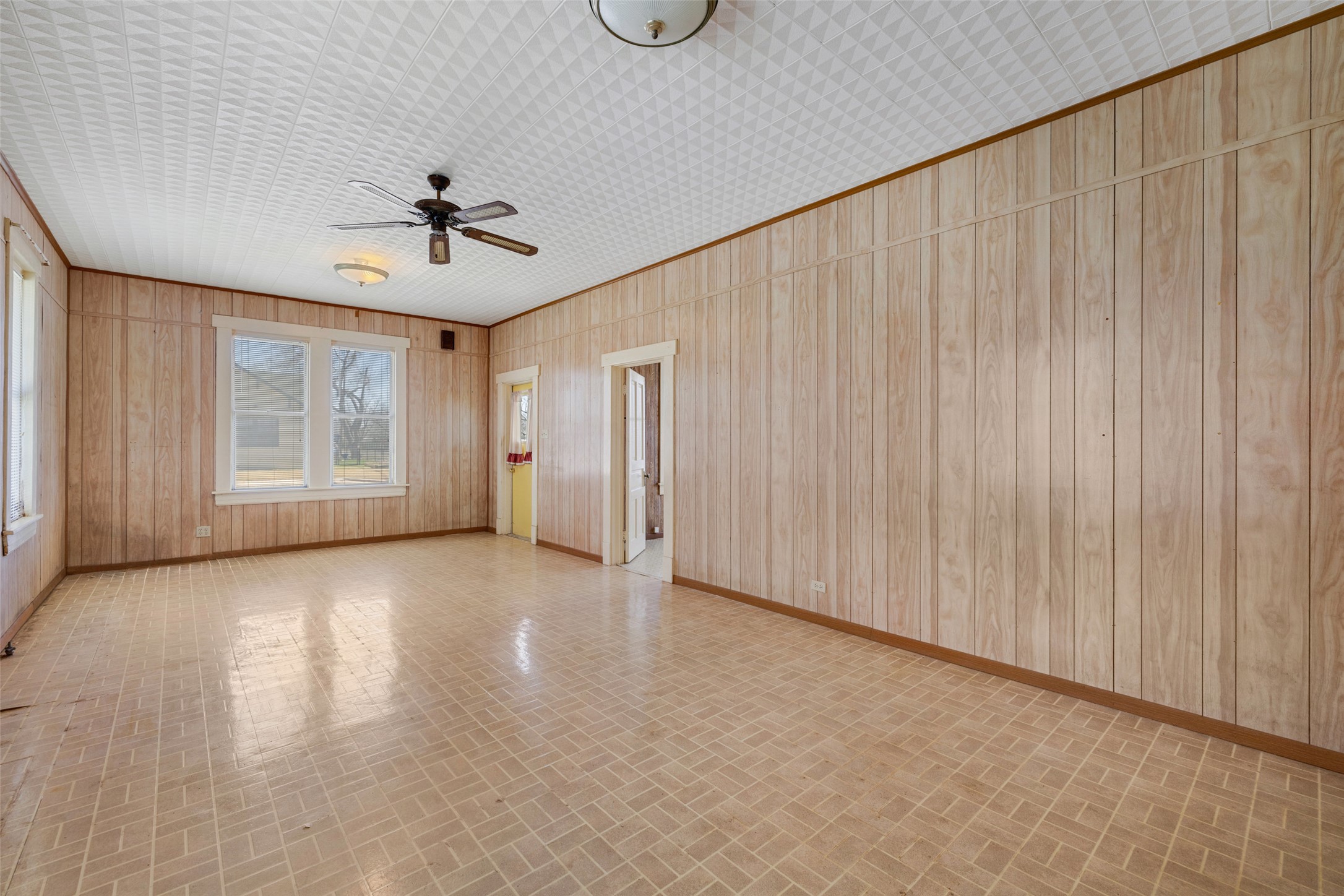 303 Vernon Street Taylor, TX 76574 - Photo 20 of 37