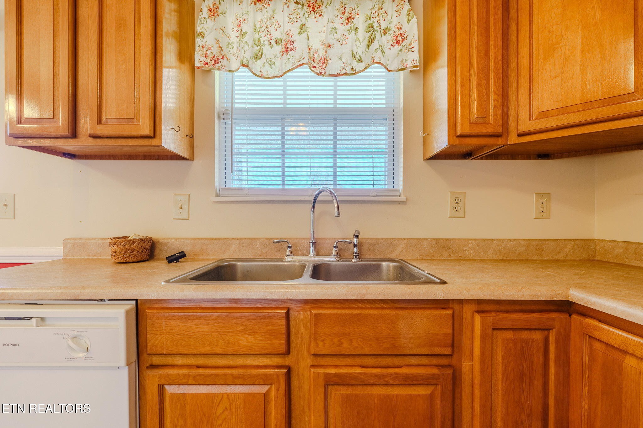 2008 Bessie Slaton Road Dandridge, TN 37725 - Photo 11 of 37 Gallery Image 11