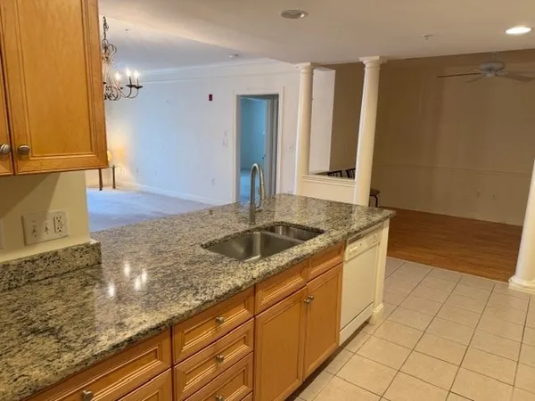 $2,750 | 1214 Emerald Court, Unit 1214, Tewksbury, MA 01876