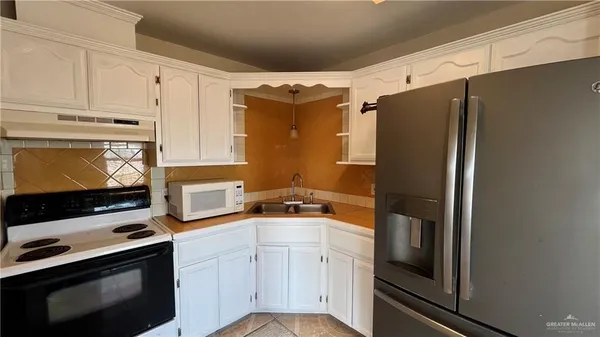 $2,900 | 7100 North Seminary Road, Edinburg, TX 78541