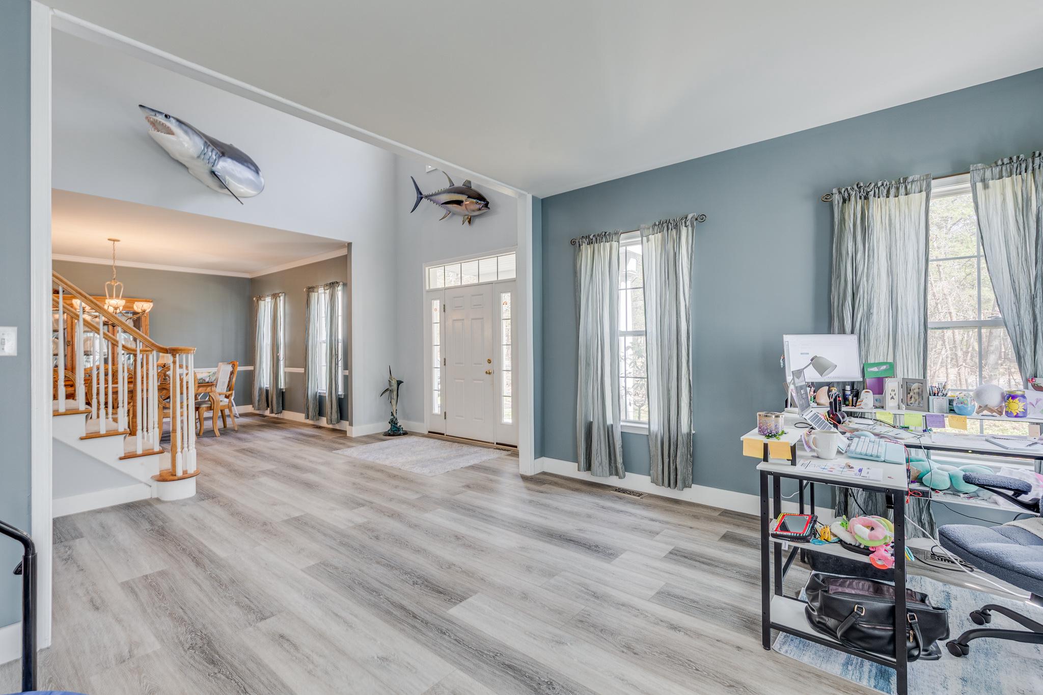 420 Tuckerton Road Medford, NJ 08055 - Photo 8 of 47 Spacious Living Room with charm.