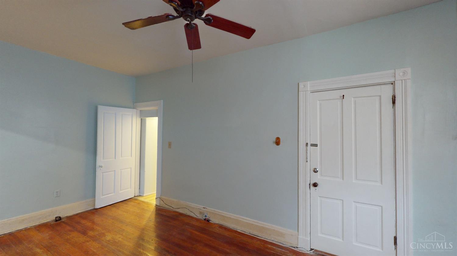 623 Riddle Road, Unit 1 Cincinnati, OH 45220 - Photo 8 of 17