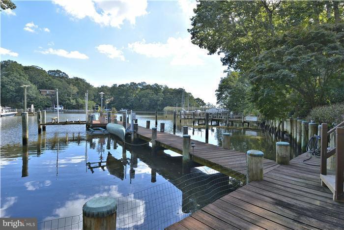 3005 Friends Road Annapolis, MD 21401 - Photo 2 of 30 View