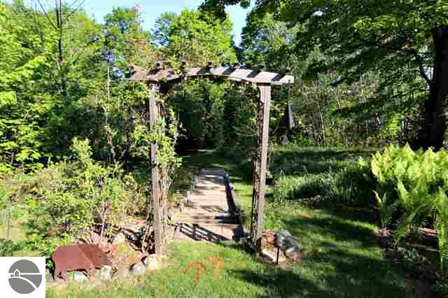 2029 Kroupa Road Traverse City, MI 49686 - Photo 8 of 25 1736130-7.JPG