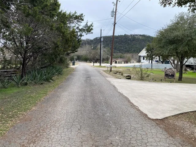 $495,000 | 207 Hub Drive, Wimberley, TX 78676