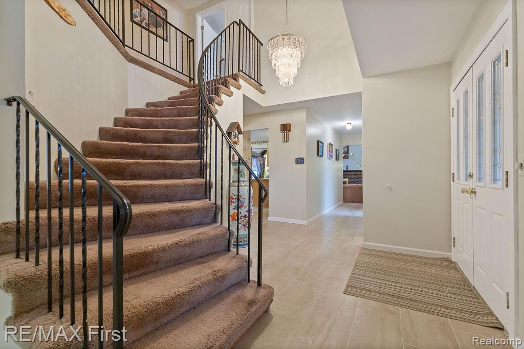 854 Stanford Circle Rochester Hills, MI 48309 - Photo 4 of 45