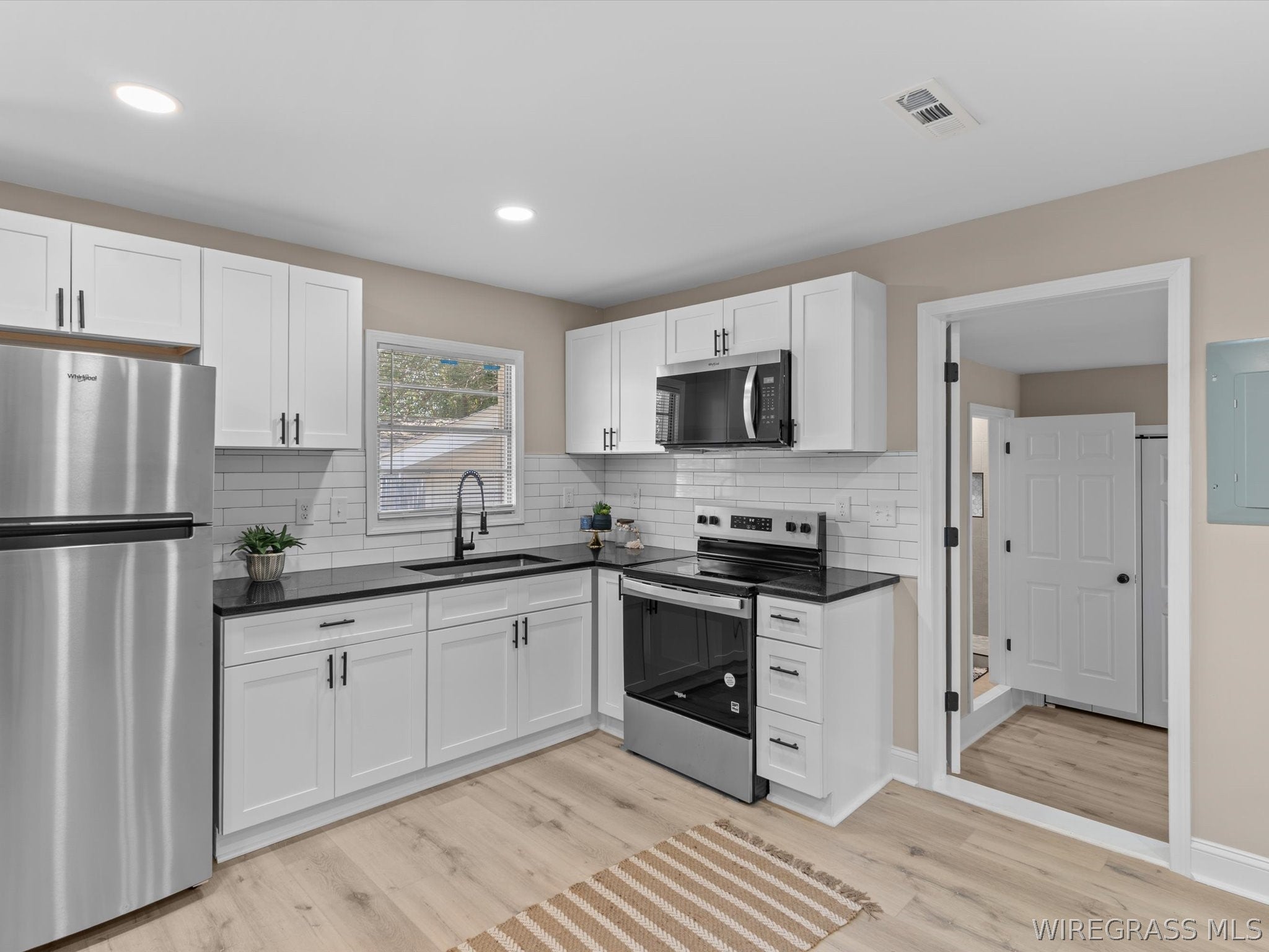 304 Warren Road Enterprise, AL 36330 - Photo 11 of 28 Gallery Image 11