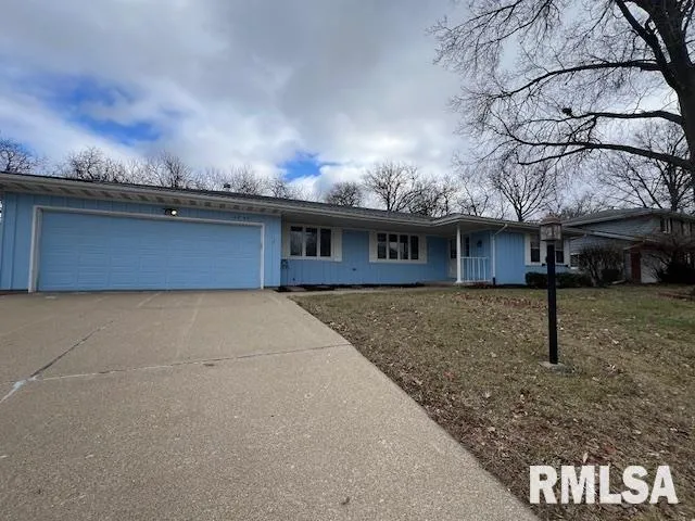 $197,000 | 6898 North Fox Point Drive, Peoria, IL 61614