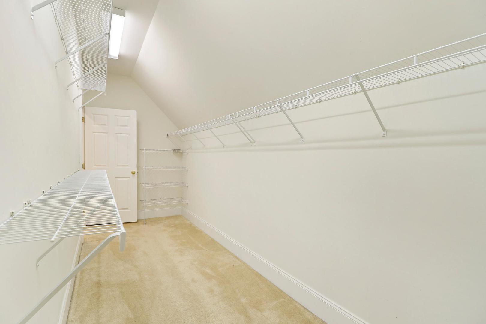 807 Poplar Court Inverness, IL 60010 - Photo 25 of 49 a view of small space