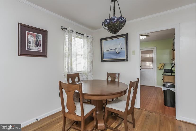 5602 Norton Road Alexandria, VA 22303 - Photo 5 of 25 Plenty of space for table