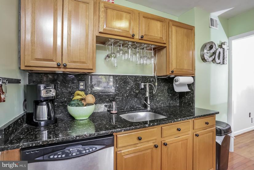 5602 Norton Road Alexandria, VA 22303 - Photo 8 of 25 Plenty of counter space