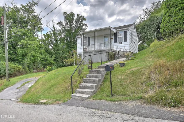 $114,900 | 220 Elizabeth Street, Bristol, TN 37620