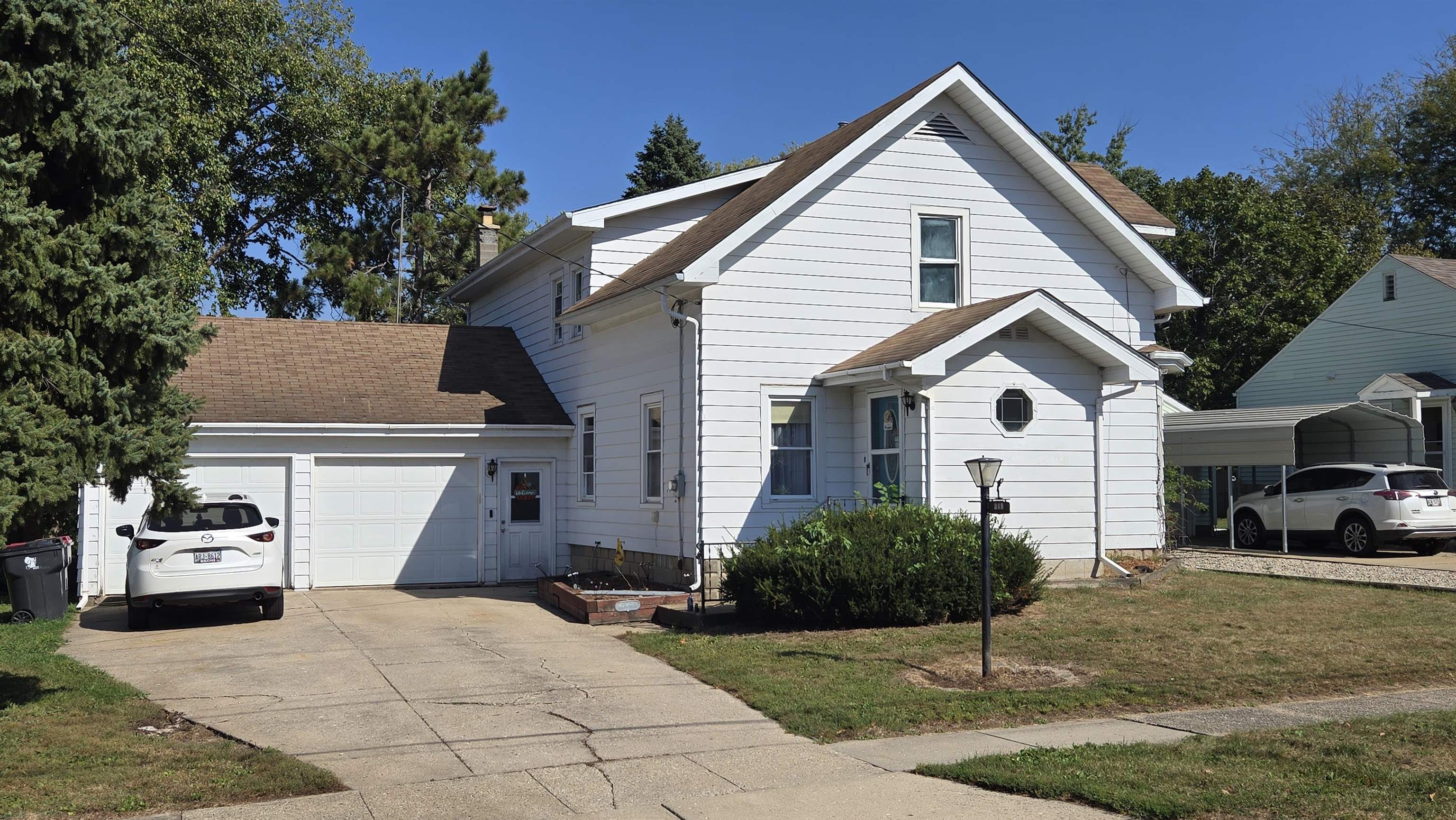 606 High Street Clinton, WI 53525 - Photo 1 of 20