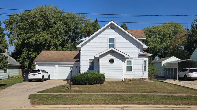 $208,000 | 606 High Street, Clinton, WI 53525