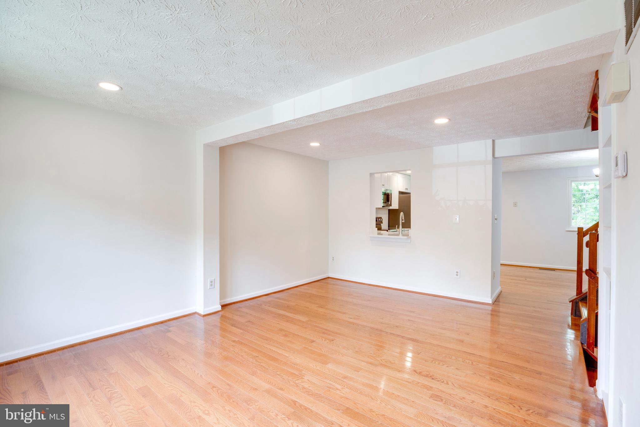 1604 Barnstead Drive Reston, VA 20194 - Photo 5 of 36